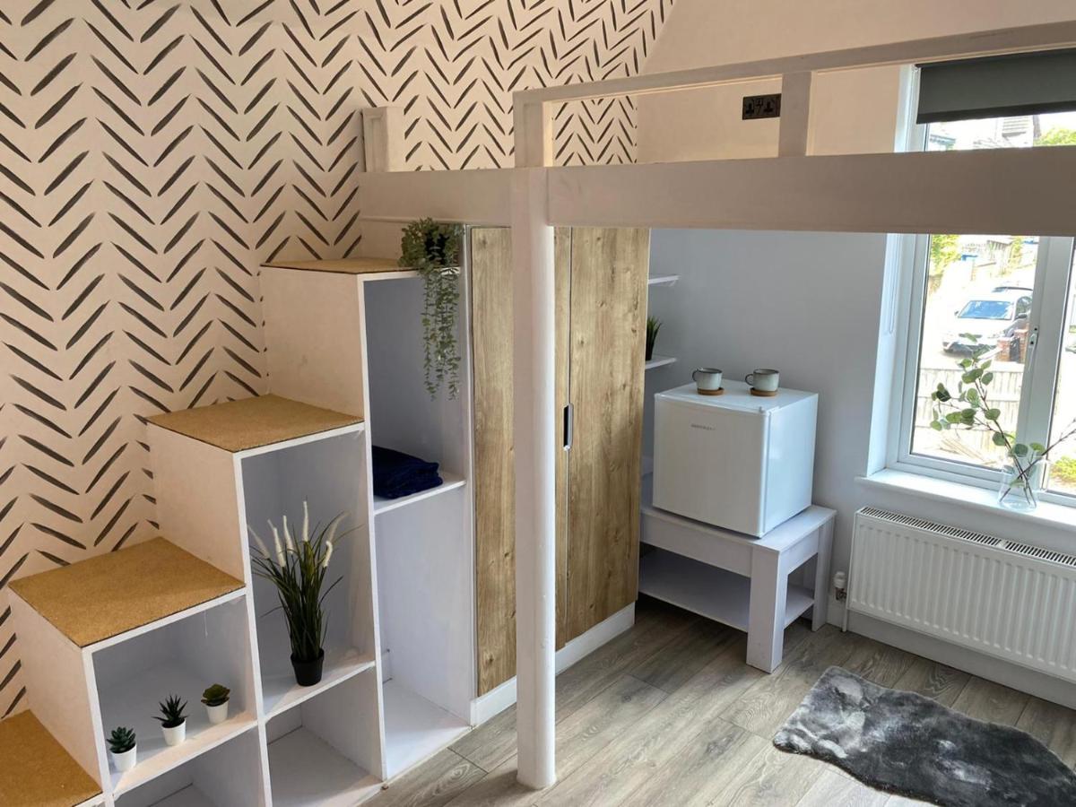 Acaster House, X4 Rooms With En-Suites X1 Room Private Bathroom, Street Parking, Close To Train Station Kettering Exterior photo
